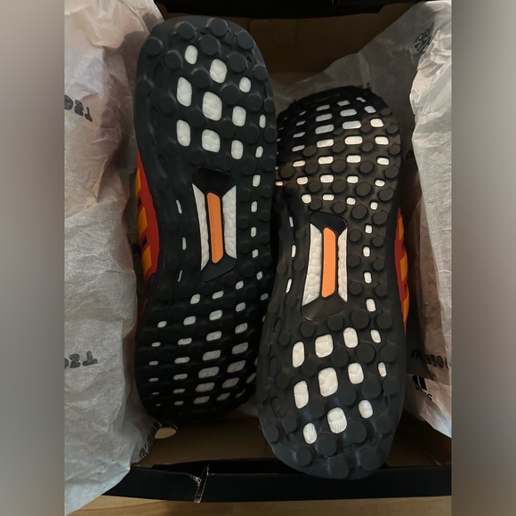Adidas UltraBoost S&L Orange Flash - Picture 5 of 9